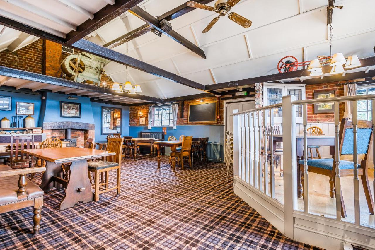 리밍톤 The Walhampton Arms B&B 외부 사진