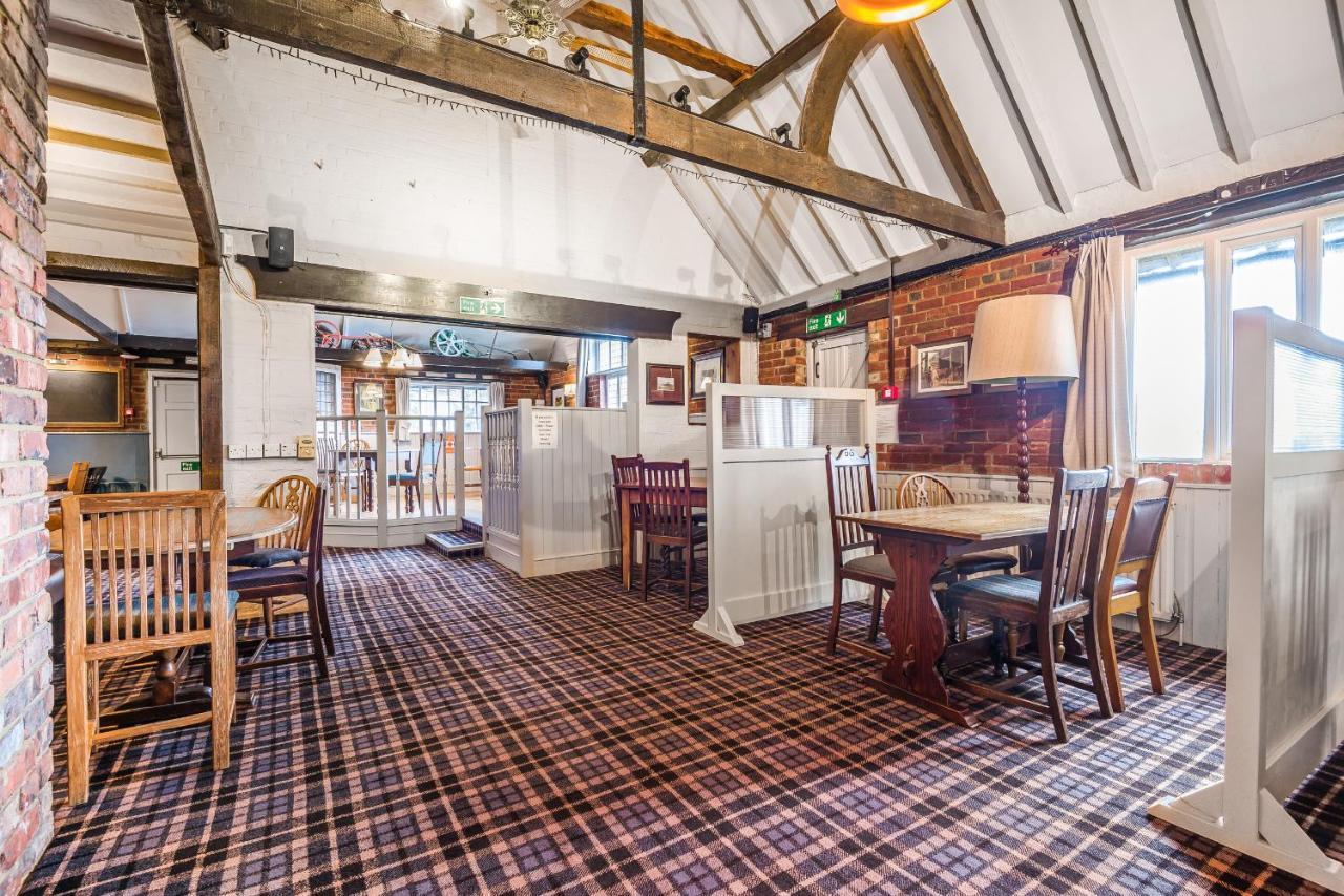 리밍톤 The Walhampton Arms B&B 외부 사진