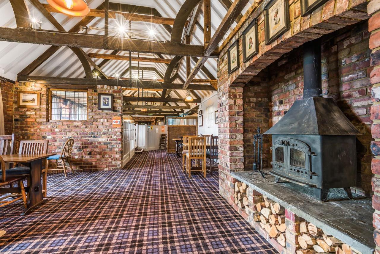 리밍톤 The Walhampton Arms B&B 외부 사진